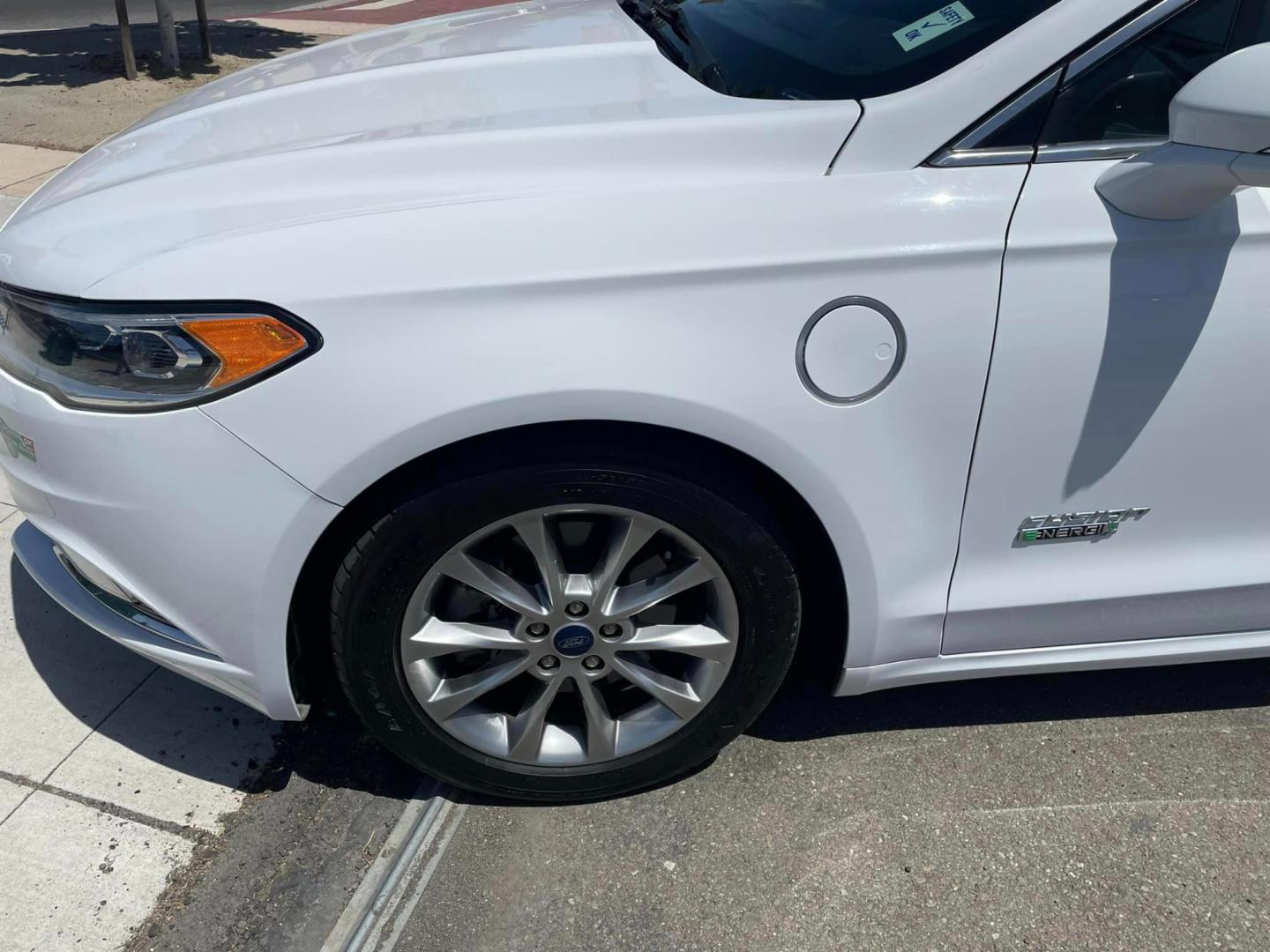 2018 WHITE /BLACK Ford Fusion Energi Titanium (3FA6P0SU6JR) with an 2.0L L4 DOHC 16V HYBRID engine, CVT transmission, located at 744 E Miner Ave, Stockton, CA, 95202, (209) 944-5770, 37.956863, -121.282082 - PLUS TAXES AND FEES - Photo#4